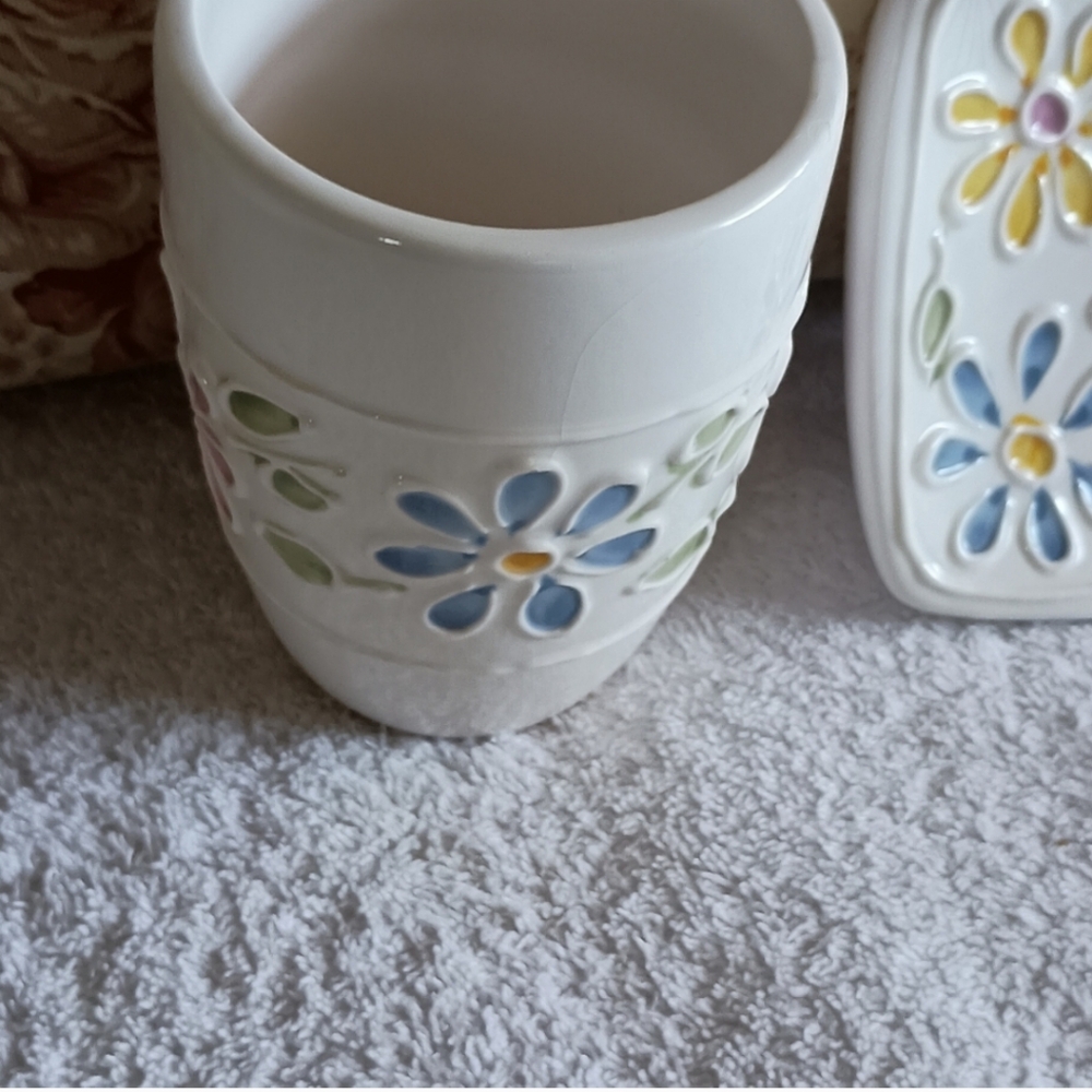 Floral Ceramic Set with White Base - Picture 3 of 5